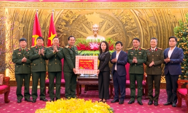 Đoàn công tác Bộ Tư lệnh Quân khu 1 thăm, chúc Tết tỉnh Bắc Ninh