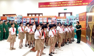 Bảo tàng Việt Bắc triển lãm chủ đề "51 năm vang mãi bản hùng ca" tại sư đoàn 306