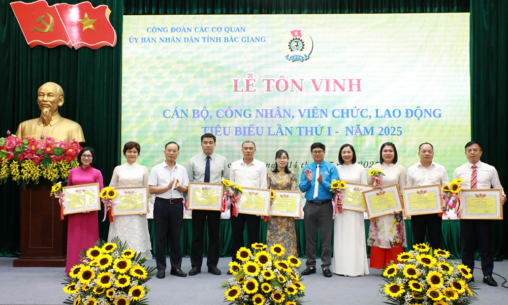 Bắc Giang: Tôn vinh 82 cán bộ, công nhân, viên chức, lao động tiêu biểu