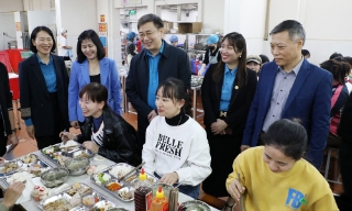 Một doanh nghiệp ở xã Hiệp Hoà  tổ chức "Bữa cơm tất niên Công đoàn” cho gần 7,7 nghìn công nhân