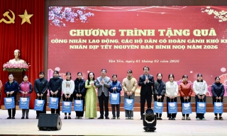 Lãnh đạo Đảng ủy MTTQ, các đoàn thể Trung ương và tỉnh Bắc Ninh thăm, tặng quà Tết tại xã Tân Yên