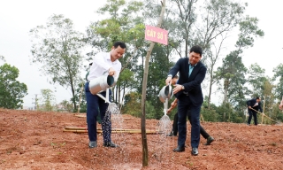  Bí thư Tỉnh ủy Nguyễn Hồng Thái dự lễ phát động Tết trồng cây tại xã Yên Thế