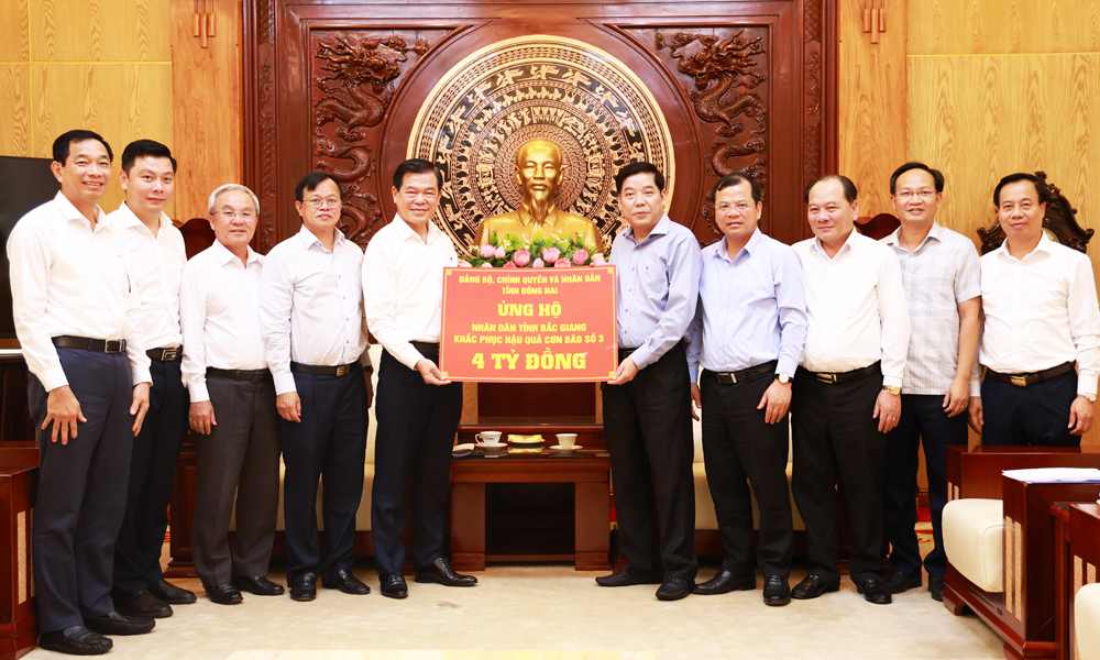Bí thư Tỉnh ủy Đồng Nai Nguyễn Hồng Lĩnh thăm, hỗ trợ nhân dân tỉnh Bắc Giang khắc phục thiệt hại do bão số 3