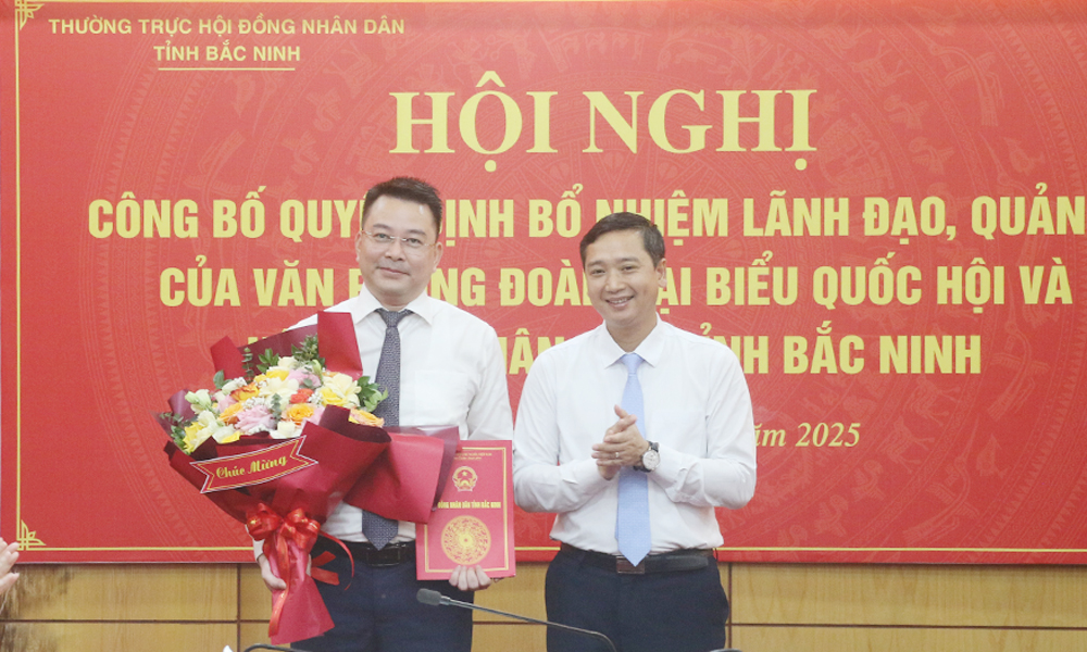  Thường trực HĐND tỉnh Bắc Ninh công bố các quyết định về công tác cán bộ