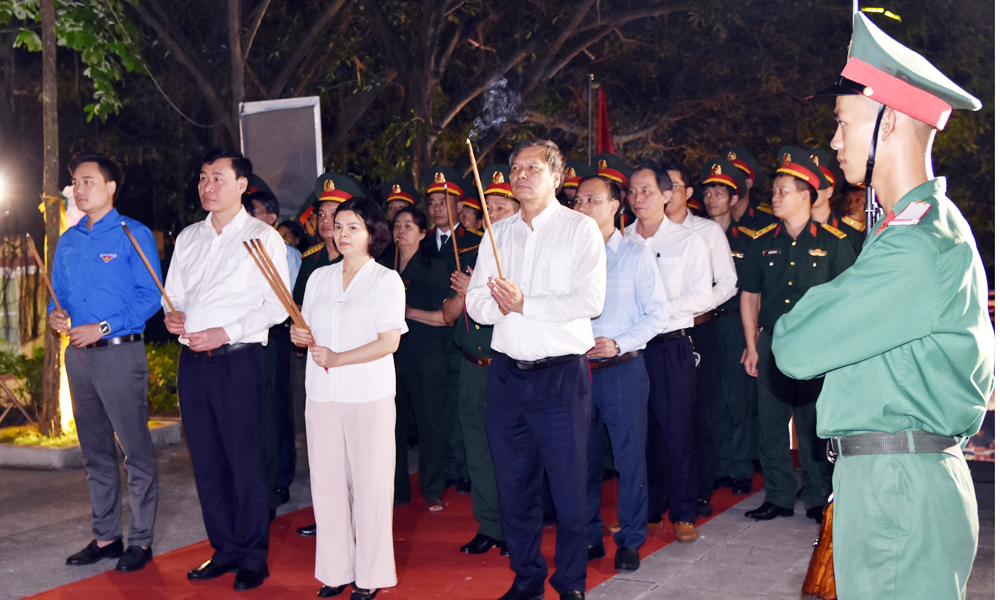  Các đơn vị, địa phương tổ chức Lễ thắp nến tri ân Anh hùng liệt sĩ