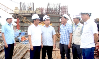 Đẩy nhanh tiến độ thi công đường Vành đai 4 và cầu Kênh Vàng 