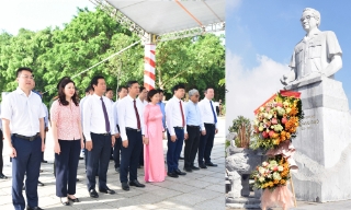 Các đồng chí lãnh đạo tỉnh dâng hương tưởng niệm đồng chí Lê Quang Đạo
