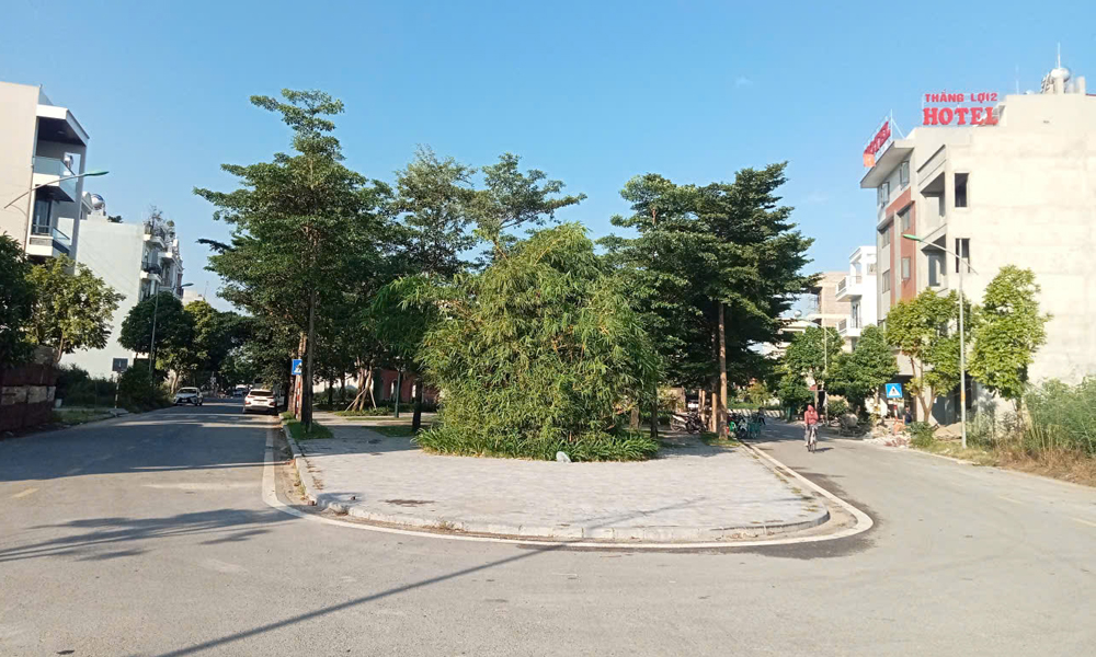  Xe hỏng chiếm dụng lòng đường tại Khu đô thị Bách Việt (phường Bắc Giang) đã được di dời