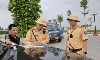 Bắc Ninh: Ngày đầu ra quân, xử lý 90 xe kinh doanh vận tải vi phạm
