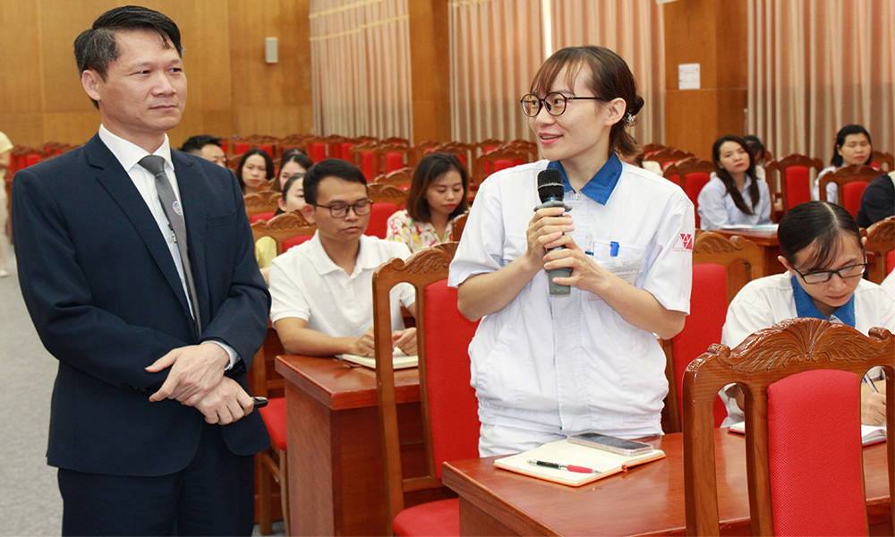  Tuyên truyền pháp luật về hợp đồng kinh tế, hỗ trợ doanh nghiệp tháo gỡ vướng mắc pháp lý