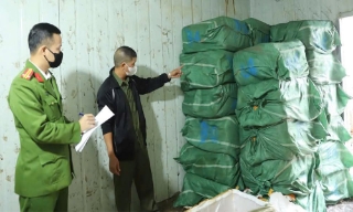 Công an xã Tiên Du (Bắc Ninh) phát hiện gần 2 tấn thực phẩm đông lạnh không nguồn gốc, xuất xứ