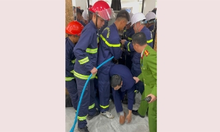 Bắc Ninh: Giải cứu 21 người mắc kẹt trong thang máy tại Văn phòng dự án Danko