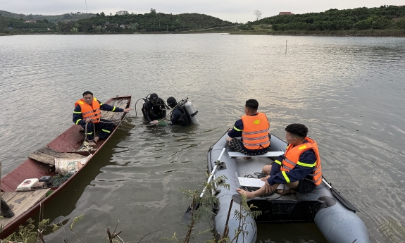 Bắc Ninh: Tìm thấy hai anh em đuối nước ở hồ Cấm Sơn
