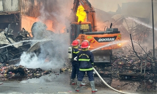 Bắc Ninh: Cháy nhiều cơ sở sản xuất, kinh doanh vàng mã