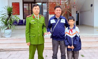 Học sinh Trường Tiểu học Thái Đào nhặt được hơn 21 triệu đồng, trả lại người đánh rơi