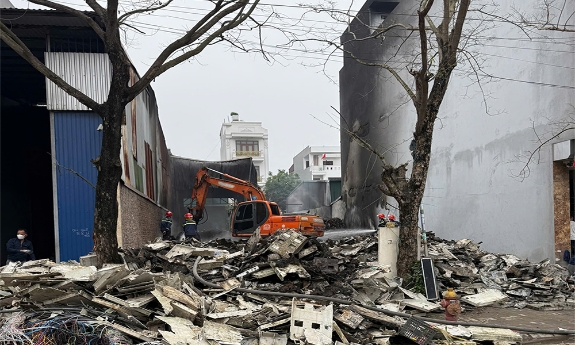 Bắc Ninh: Kịp thời chữa cháy bãi phế liệu, không gây thiệt hại về người.