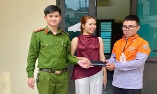 Bắc Ninh: Nhặt được của rơi, nhờ Công an phường hỗ trợ trả lại người đánh mất 