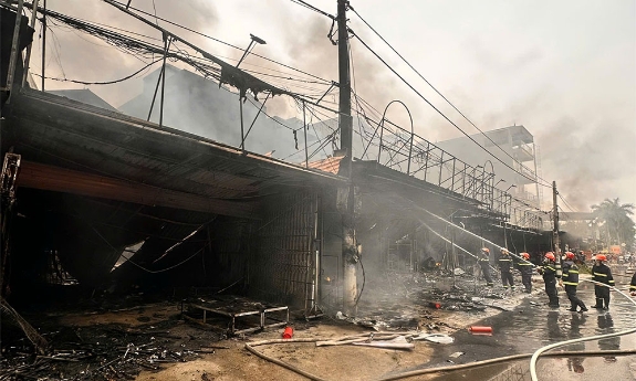 Bắc Ninh: Cháy 7 ki ốt tại Khu đô thị Bắc Hà, không có thiệt hại về người