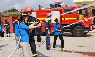 Bắc Ninh: Khoảng 1.300 người tham gia trải nghiệm phòng cháy, chữa cháy