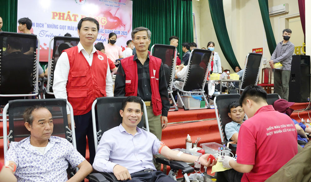 Hiệp Hòa: Tiếp nhận gần 2 nghìn đơn vị máu tại chiến dịch “Những giọt máu hồng hè”