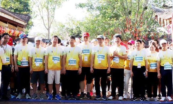 Hơn 1 nghìn vận động viên tham gia Giải chạy Ultra Trail Yên Tử 2025 “Khám phá di sản - Lan tỏa tinh hoa”