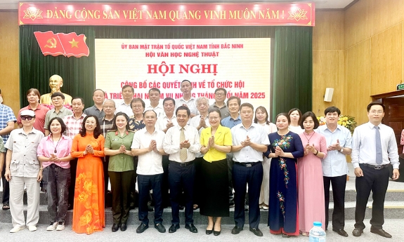 Hội Văn học Nghệ thuật tỉnh Bắc Ninh công bố các quyết định về tổ chức Hội