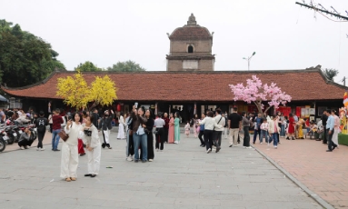  Du Xuân Bính Ngọ: Các điểm văn hóa - tâm linh tại Bắc Ninh thu hút đông đảo Nhân dân, du khách