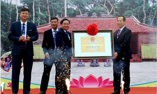 Đón nhận Bằng xếp hạng di tích lịch sử cấp tỉnh đình Hữu Sản