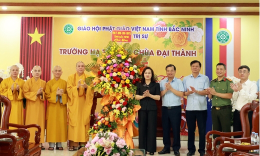 Bắc Ninh: Phó Bí thư Thường trực Tỉnh ủy Nguyễn Thị Hương thăm, tặng quà nhân lễ Vu Lan