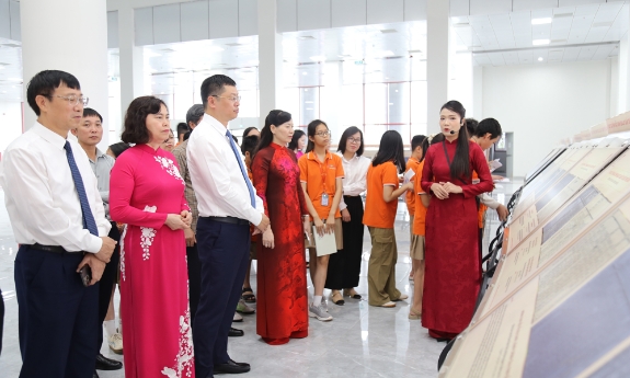 Khai mạc triển lãm ảnh “Bắc Ninh xưa và nay”