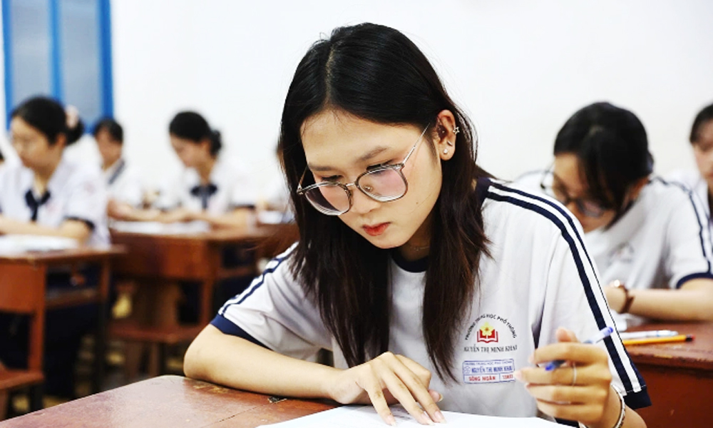 Đề thi Ngữ văn thi tốt nghiệp trung học phổ thông 2025