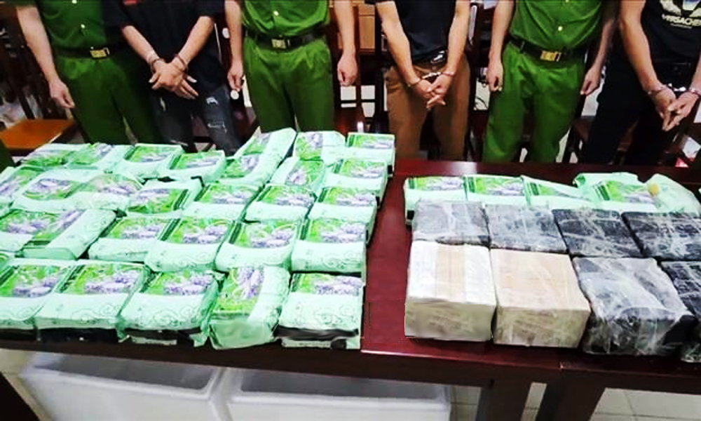  Triệt phá đường dây ma túy xuyên quốc gia, thu giữ 60 bánh heroin, 37kg ma túy đá