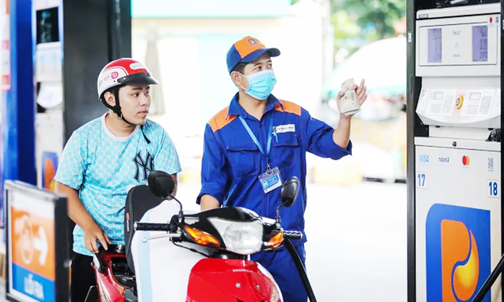  Giá xăng giảm về dưới 20.000 đồng một lít