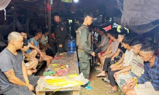 Bắt giữ hàng chục đối tượng khai thác vàng trái phép
