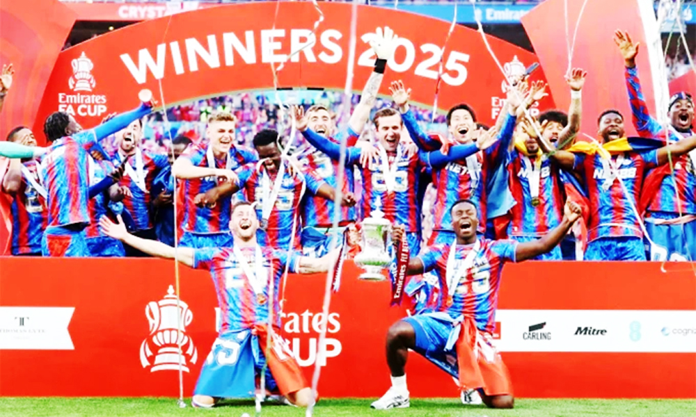  Crystal Palace mất suất Europa League vì không đọc mail từ UEFA