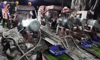 Công an tập kích điểm khai thác vàng trái phép lúc rạng sáng