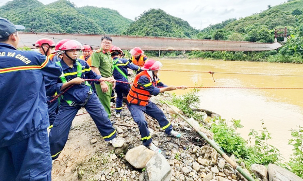  Điện Biên: Mưa lớn gây sập cầu treo, thiệt hại ước tính 1,2 tỷ đồng