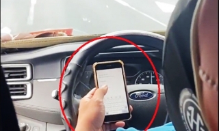 Vừa lái ô tô trên cao tốc, vừa nhắn tin, tài xế bị phạt tiền triệu