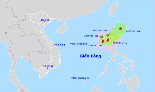 Áp thấp nhiệt đới vào Biển Đông liên tục đổi hướng, ngày mai mạnh thành bão