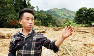 Thủ tướng khen tấm gương dũng cảm cứu người trong lũ quét của Trưởng bản Mùa A Thi