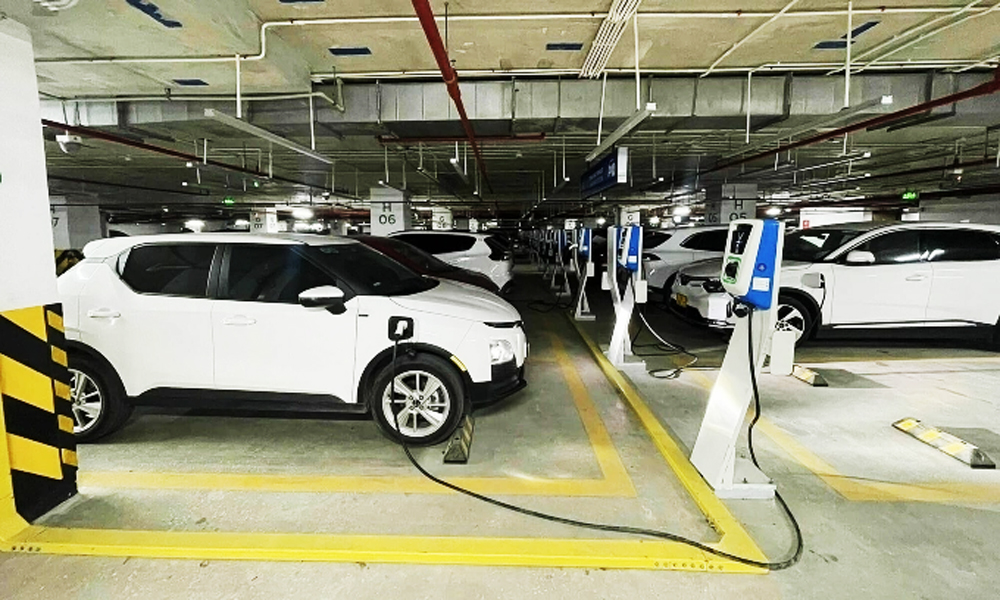  Cách sử dụng xe điện an toàn trong mùa "nắng lắm, mưa nhiều"