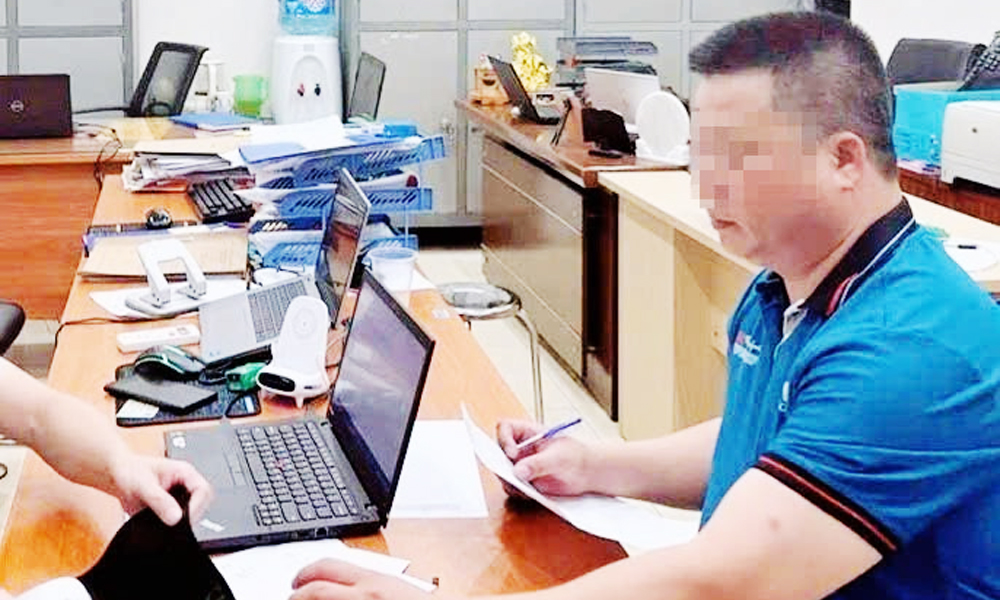  Tạm giữ hình sự đối tượng rút chìa khóa xe khách trên đường vành đai 3