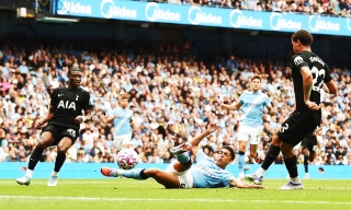 Man City gục ngã trước Tottenham