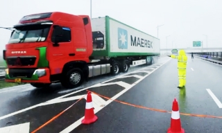 Cấm toàn bộ xe đi trên cao tốc Bắc - Nam, đoạn qua Nghệ An do bão số 5 Kajiki
