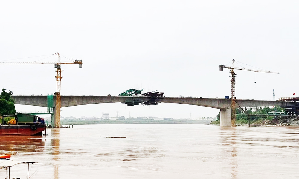  Hợp long cầu Phong Châu mới ở tỉnh Phú Thọ