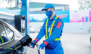 Giá xăng, dầu cùng tăng