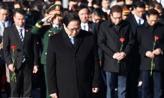 Thủ tướng Phạm Minh Chính đặt hoa tại Tượng đài Chủ tịch Hồ Chí Minh ở Moskva 