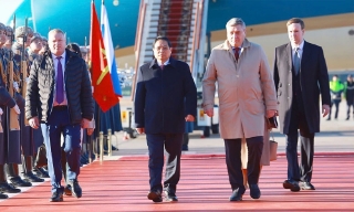 Thủ tướng Phạm Minh Chính bắt đầu thăm Nga