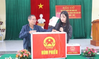 Hội đồng Bầu cử quốc gia ban hành Nghị quyết xác nhận đủ tư cách đại biểu Quốc hội khóa XVI