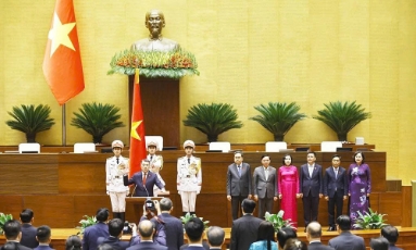  Thủ tướng Lê Minh Hưng thực hiện nghi lễ tuyên thệ nhậm chức